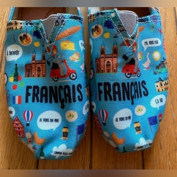 Shoes - 🌷🌷3/$15 Français Graphic Canvas Flat 8